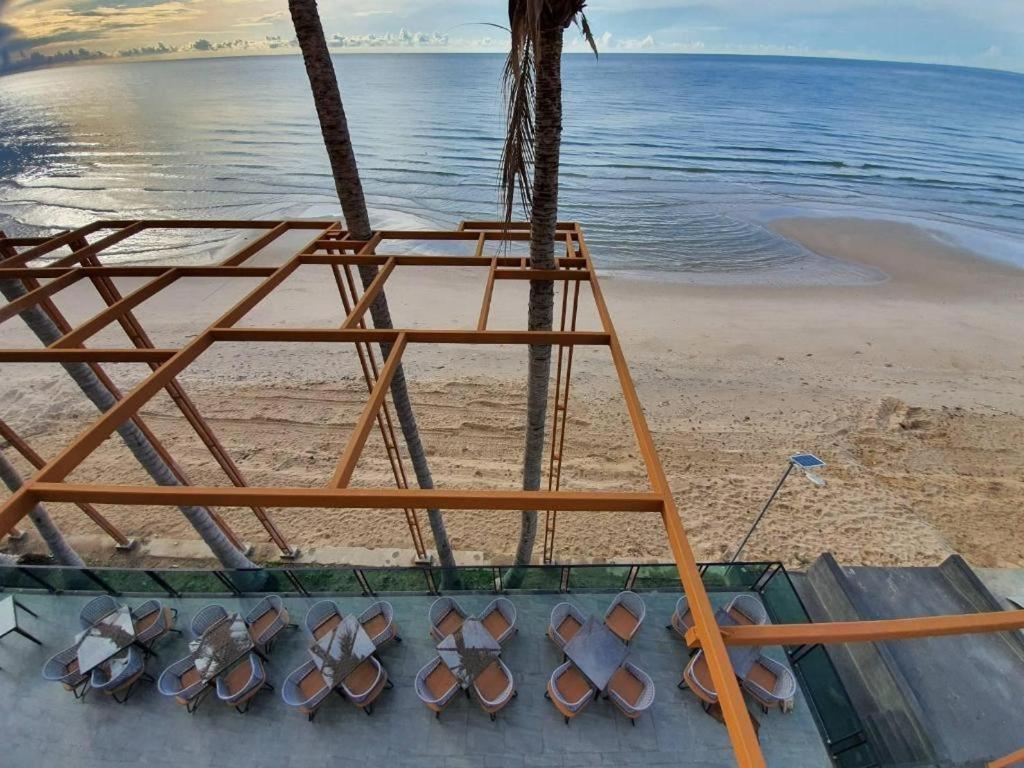 Eco Cozy Beachfront Resort Chaam Хуа Хин Екстериор снимка