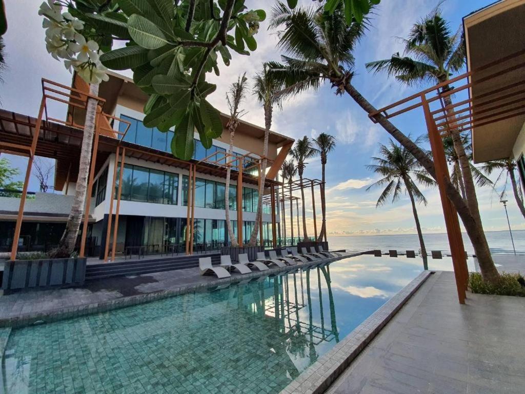 Eco Cozy Beachfront Resort Chaam Хуа Хин Екстериор снимка