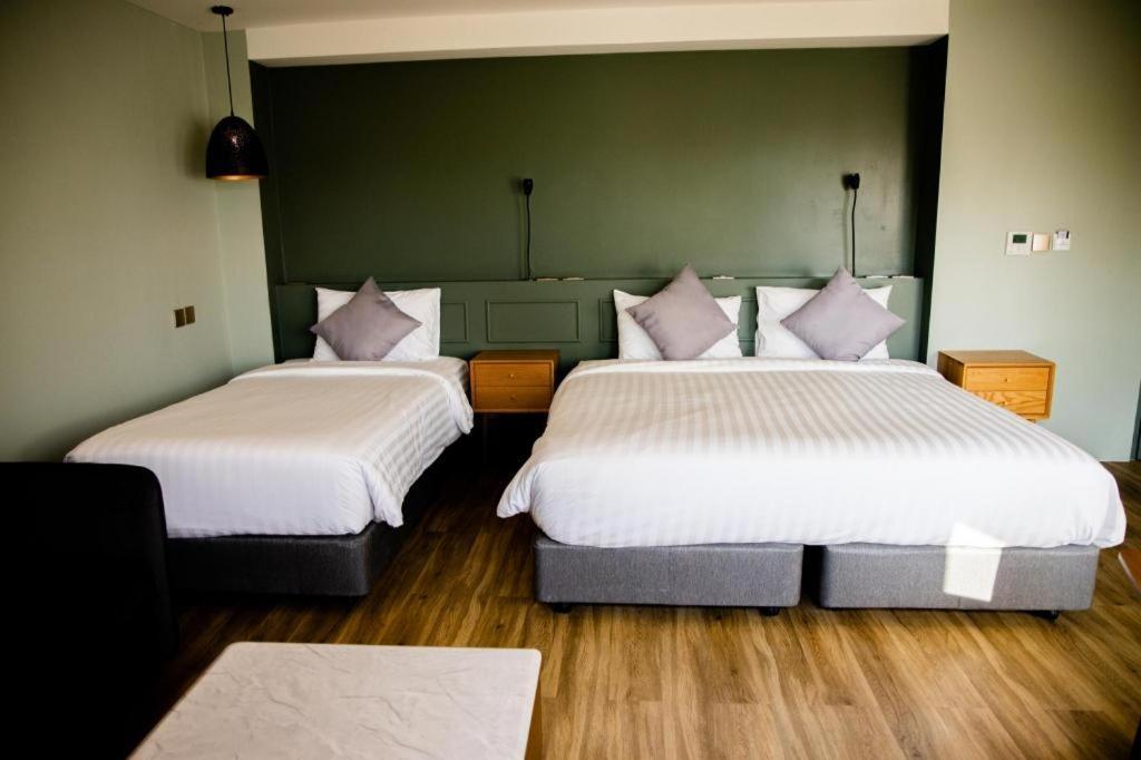 Eco Cozy Beachfront Resort Chaam Хуа Хин Екстериор снимка