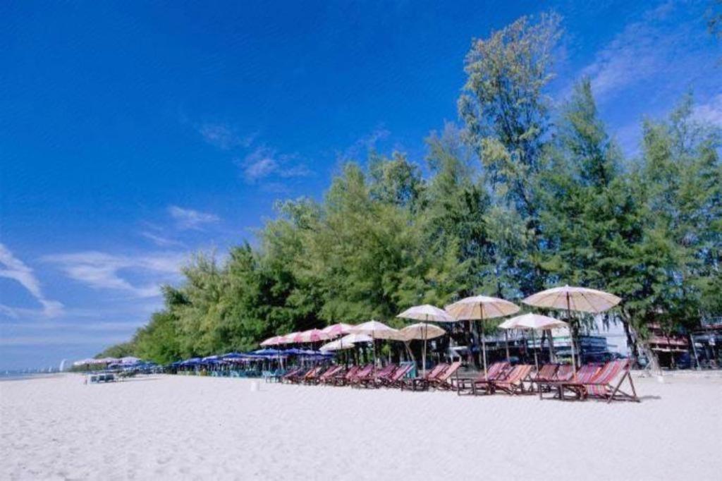 Eco Cozy Beachfront Resort Chaam Хуа Хин Екстериор снимка